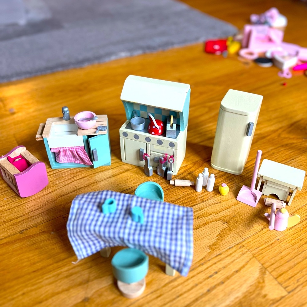 Vintage wooden dollhouse miniature set